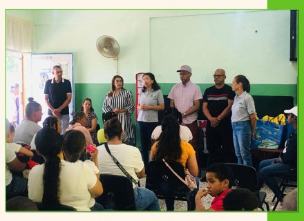 Entrega de &uacute;tiles escolares en la Escuela B&aacute;sica Especial Prof. Jos&eacute; Francisco Mateo, en la Escuela B&aacute;sica de Parra y la Escuela B&aacute;sica del Rinc&oacute;n del Pino, de la provincia de San Jos&eacute; de Ocoa. 2024